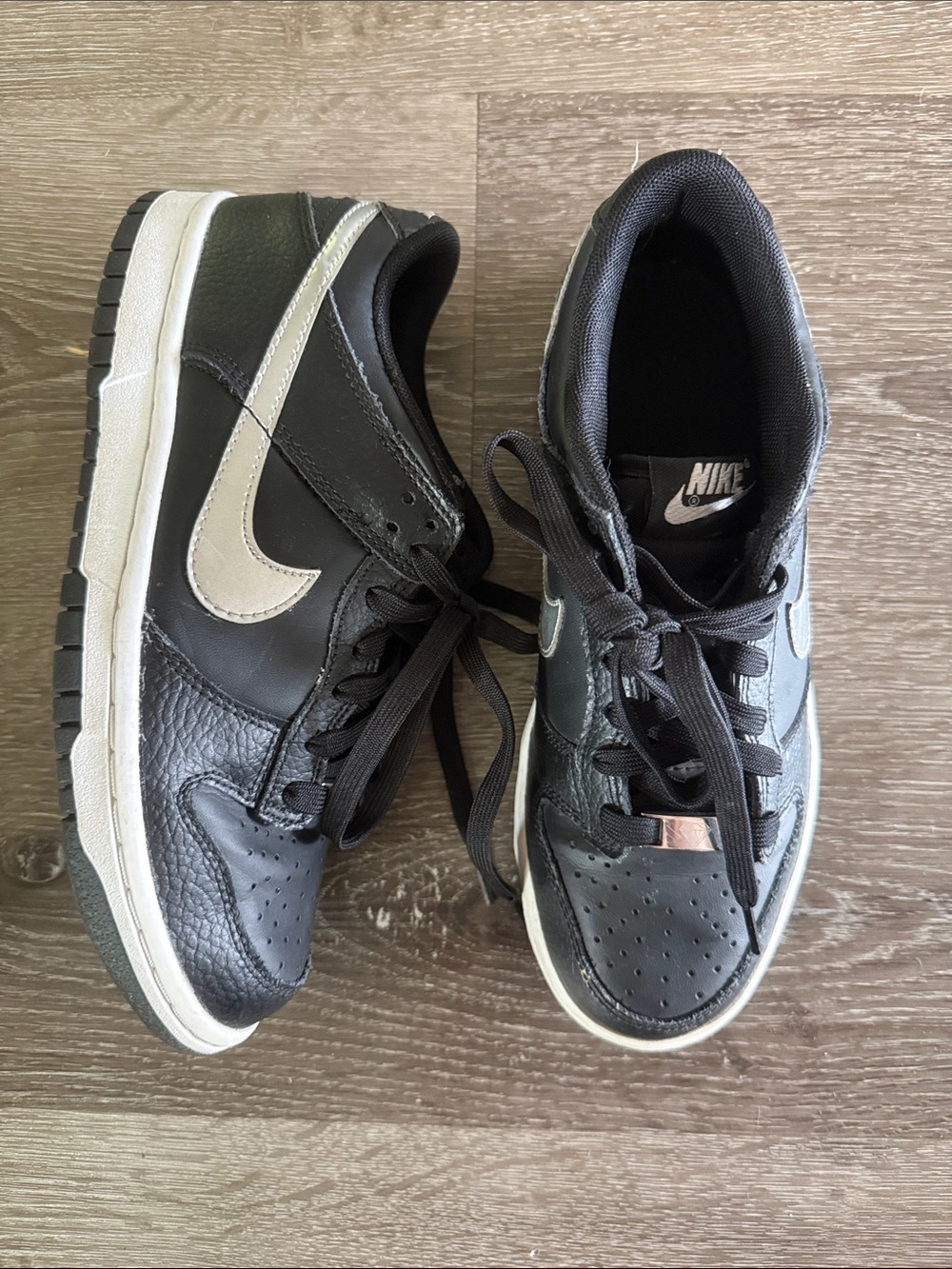 Gradeschool Nike Dunk Low - Black and Silver Size 5.5Y